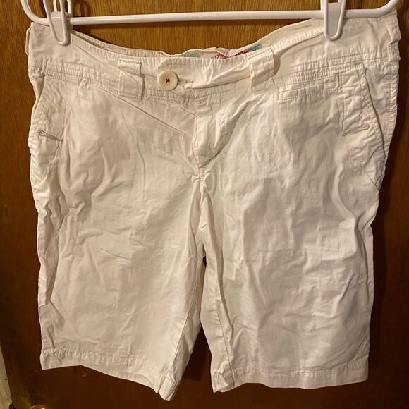American Eagle Outfitters Pants - American eagle shorts
